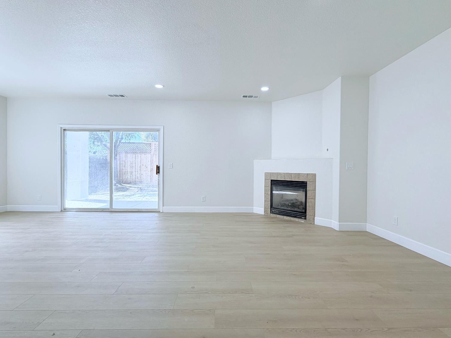 1559 Ronnie Ct, Merced, CA 95341