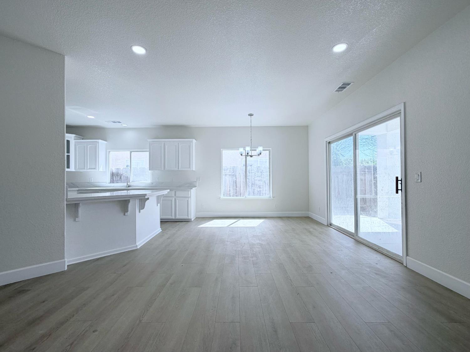 1559 Ronnie Ct, Merced, CA 95341