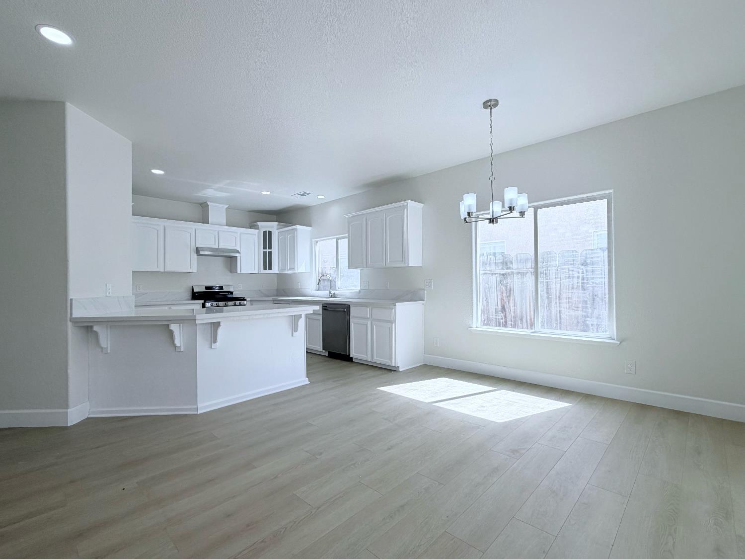 1559 Ronnie Ct, Merced, CA 95341