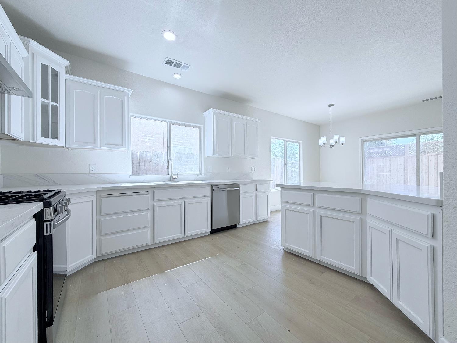 1559 Ronnie Ct, Merced, CA 95341