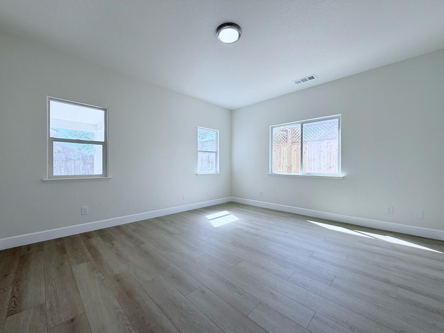 1559 Ronnie Ct, Merced, CA 95341