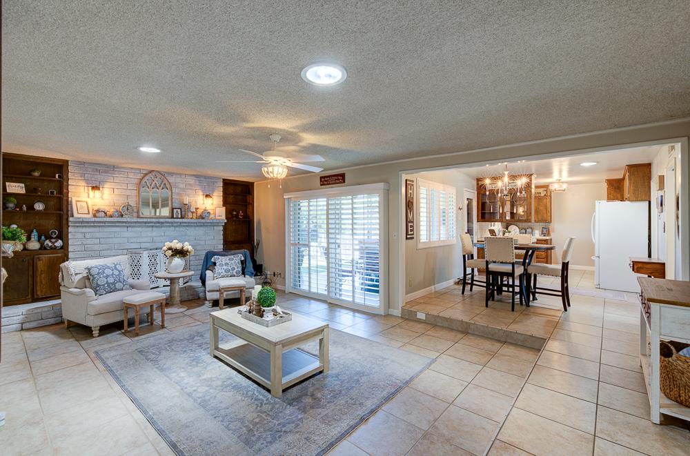 719 E Alluvial Ave, Fresno, CA 93720