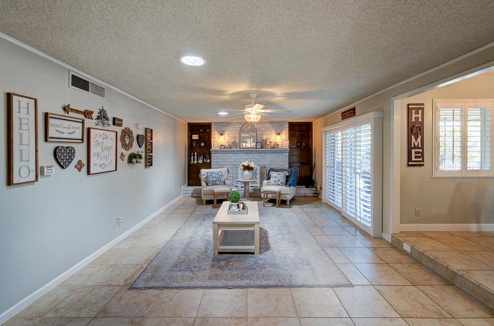 719 E Alluvial Ave, Fresno, CA 93720