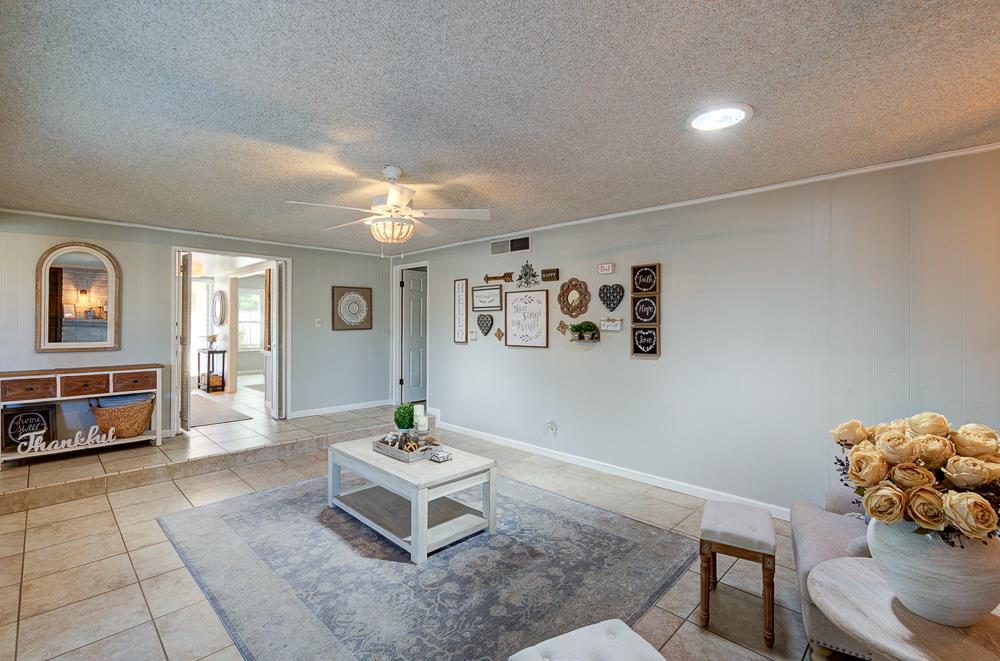 719 E Alluvial Ave, Fresno, CA 93720