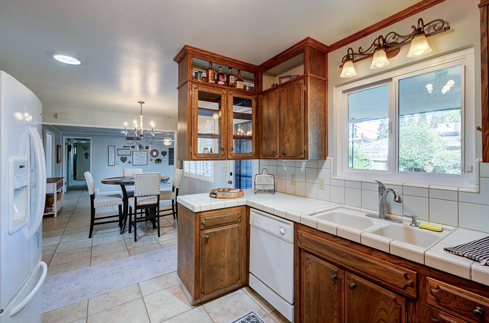 719 E Alluvial Ave, Fresno, CA 93720