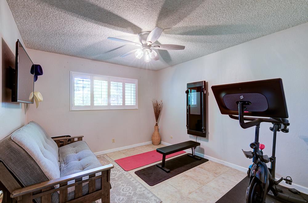 719 E Alluvial Ave, Fresno, CA 93720