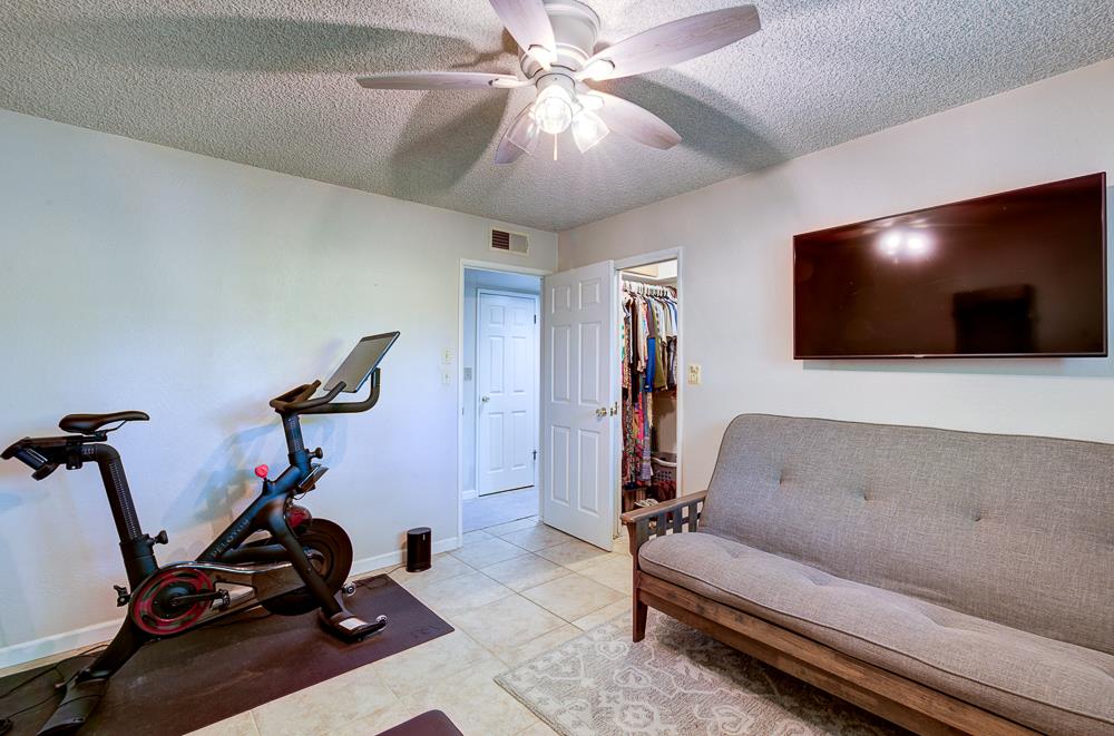 719 E Alluvial Ave, Fresno, CA 93720