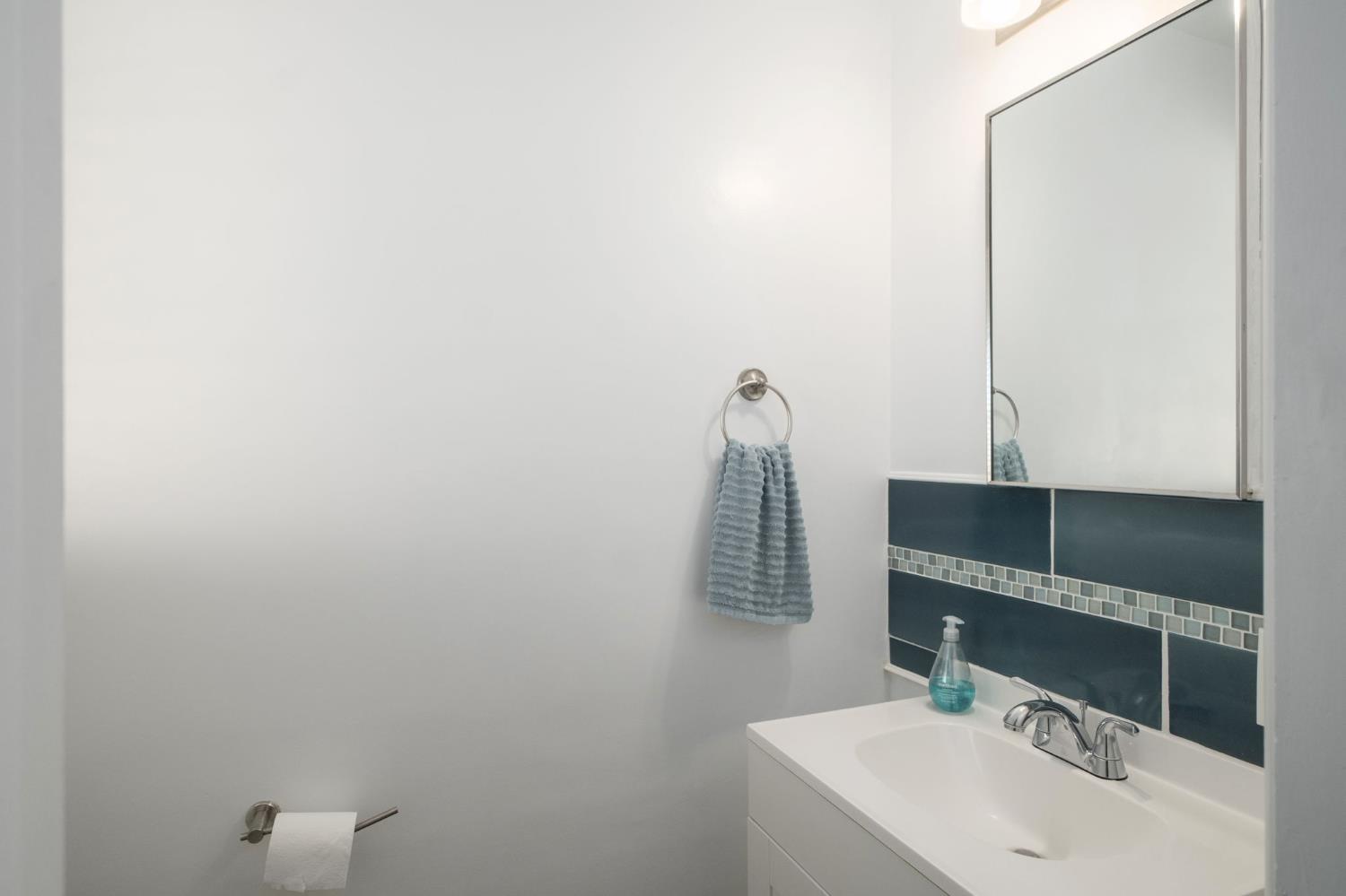 1715 W Terrace Ave, Fresno, CA 93705