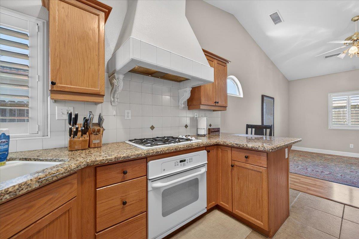 4678 W Rosetta, Fresno, CA 93722