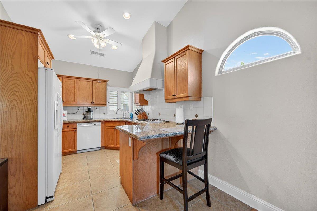 4678 W Rosetta, Fresno, CA 93722