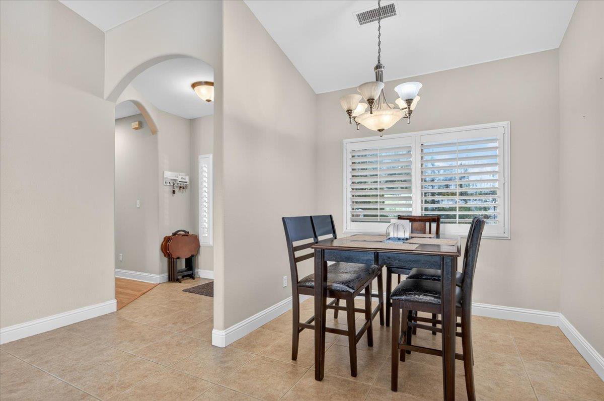 4678 W Rosetta, Fresno, CA 93722