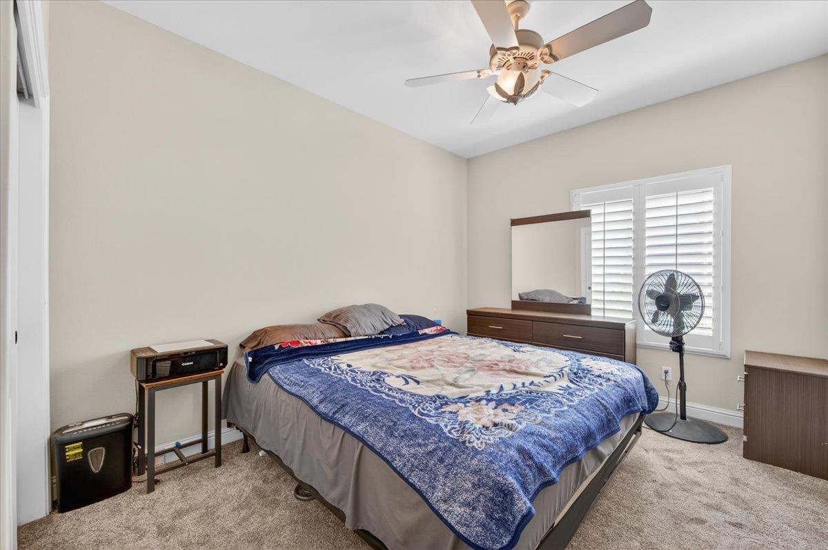 4678 W Rosetta, Fresno, CA 93722