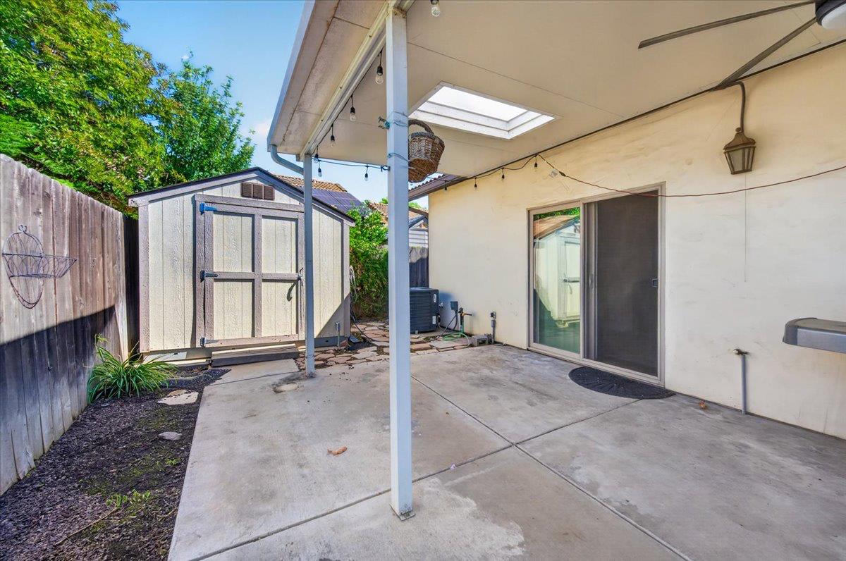 4678 W Rosetta, Fresno, CA 93722