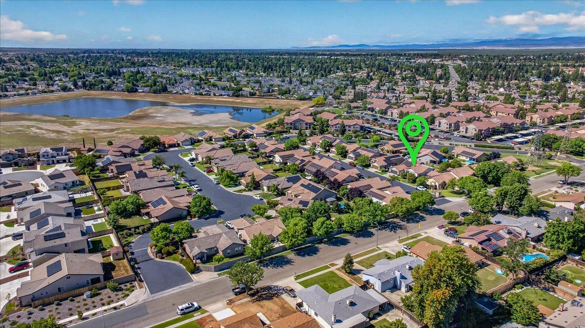 4678 W Rosetta, Fresno, CA 93722
