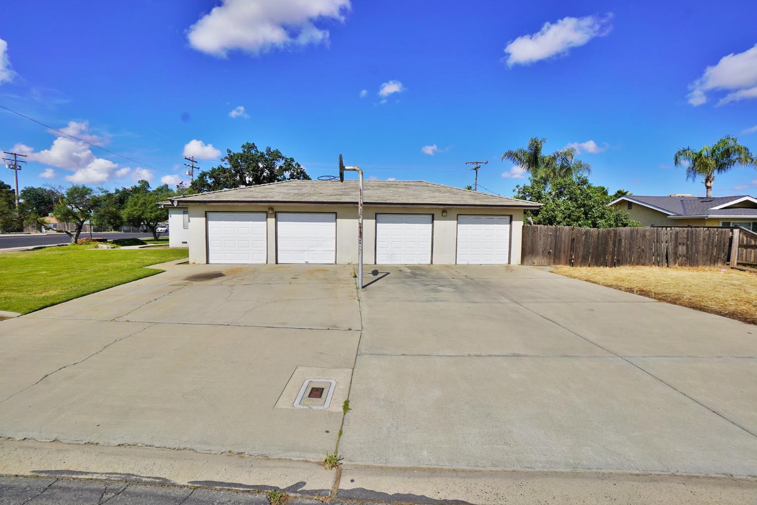 842 E Florinda St, Hanford, CA 93230