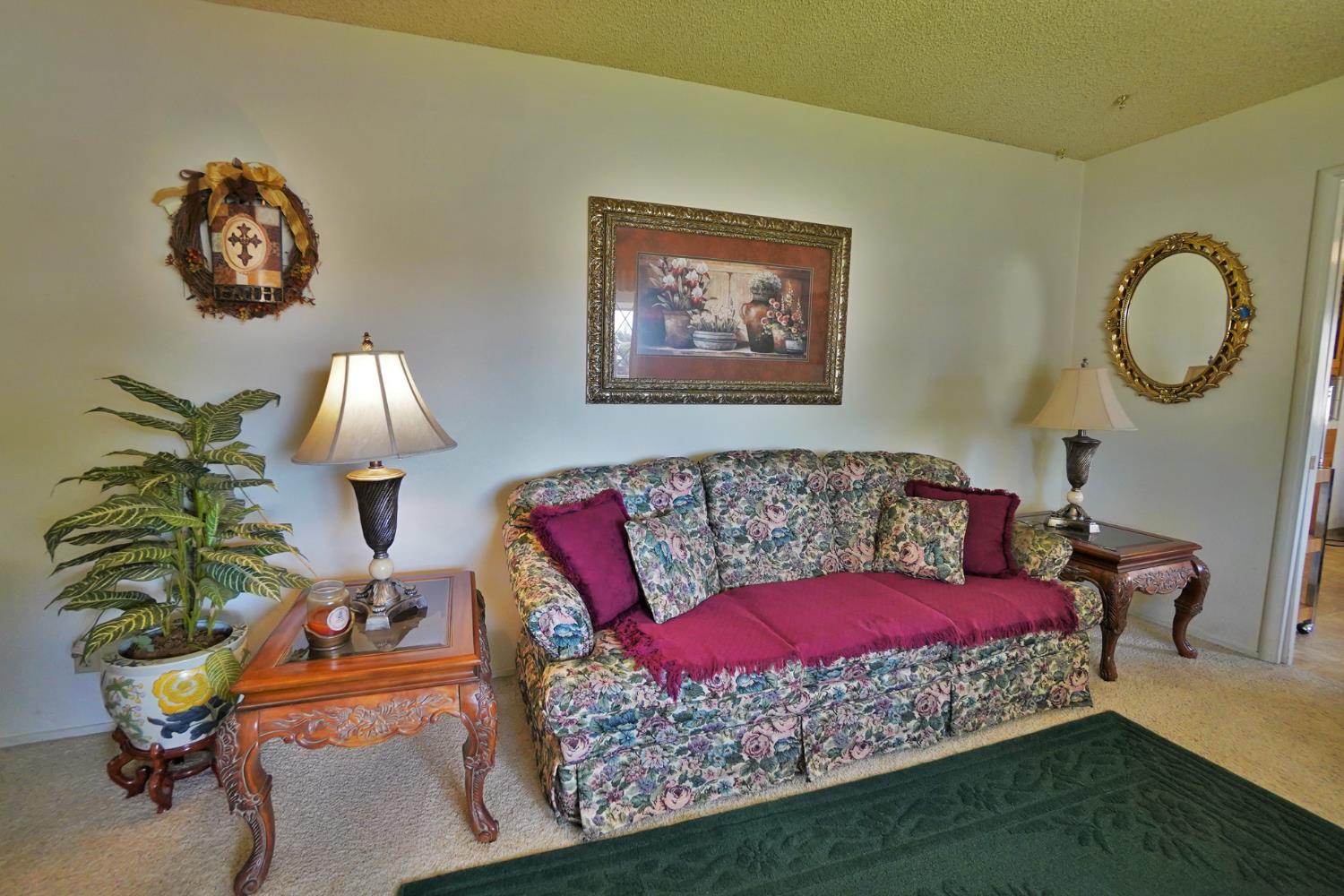 842 E Florinda St, Hanford, CA 93230