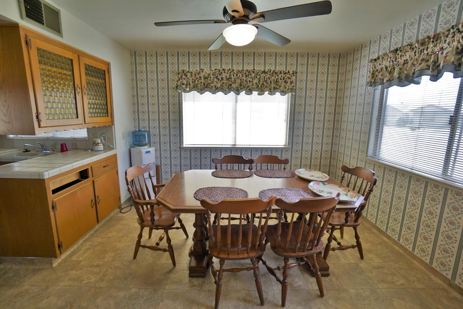 842 E Florinda St, Hanford, CA 93230