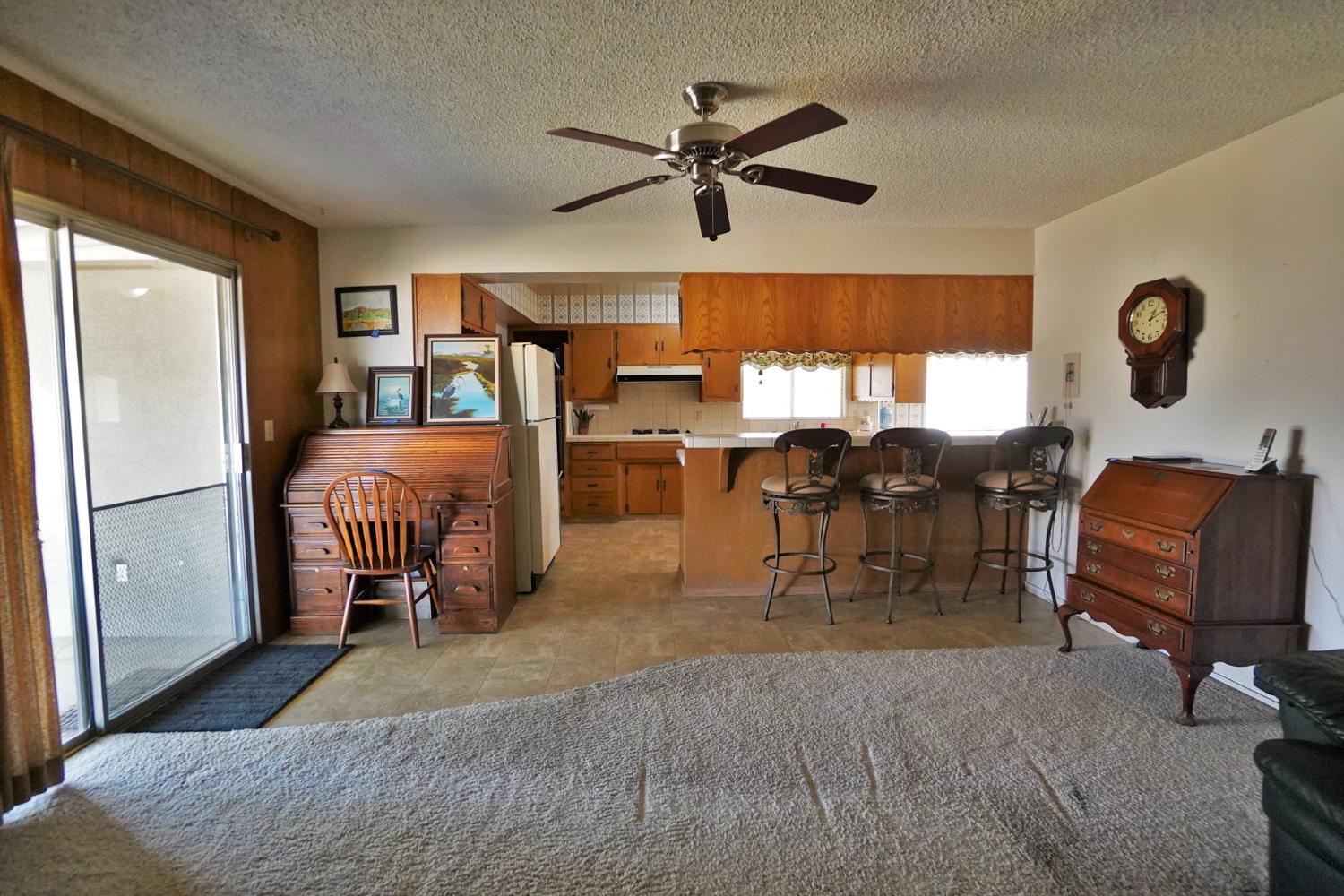 842 E Florinda St, Hanford, CA 93230