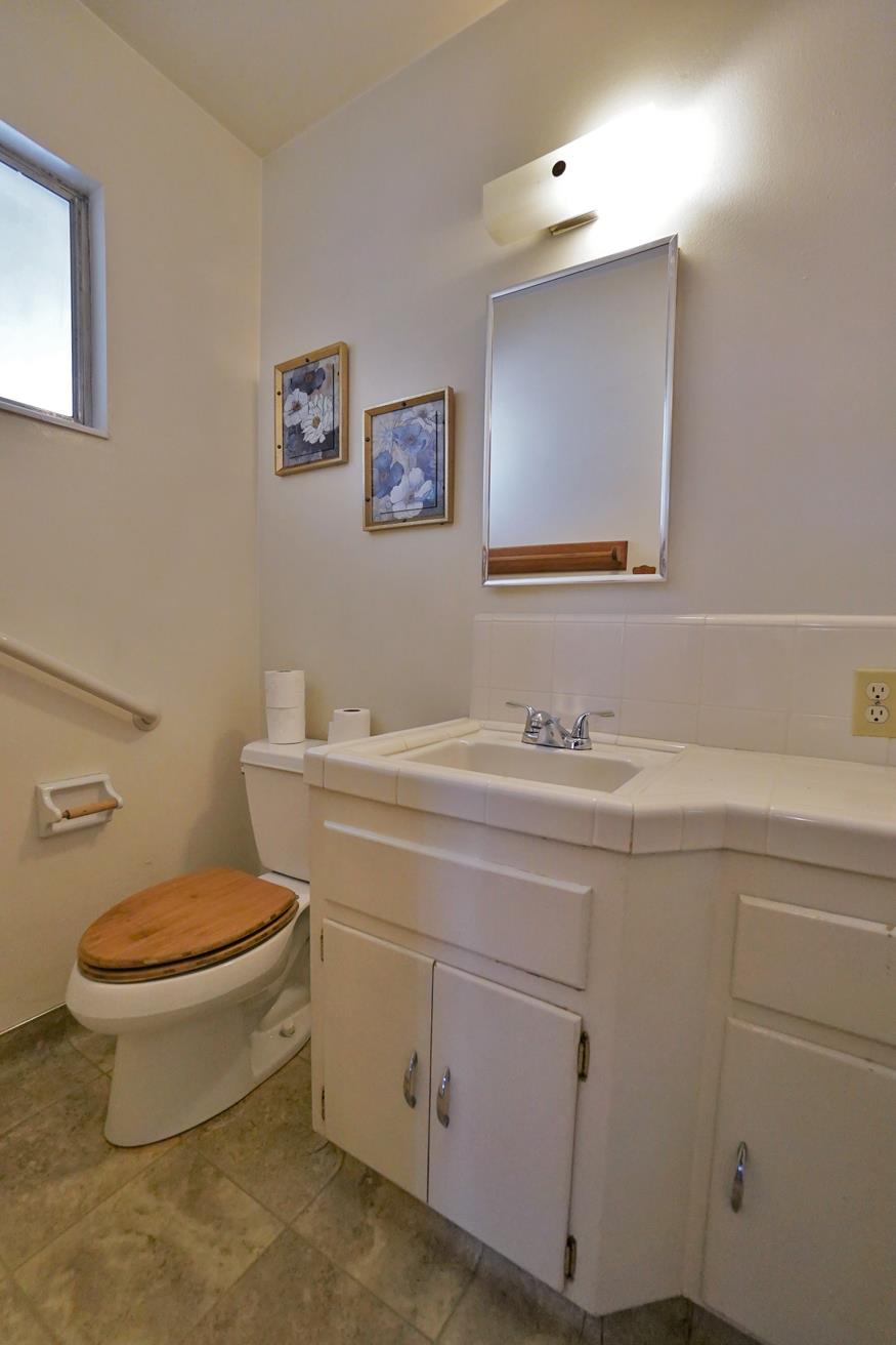 842 E Florinda St, Hanford, CA 93230