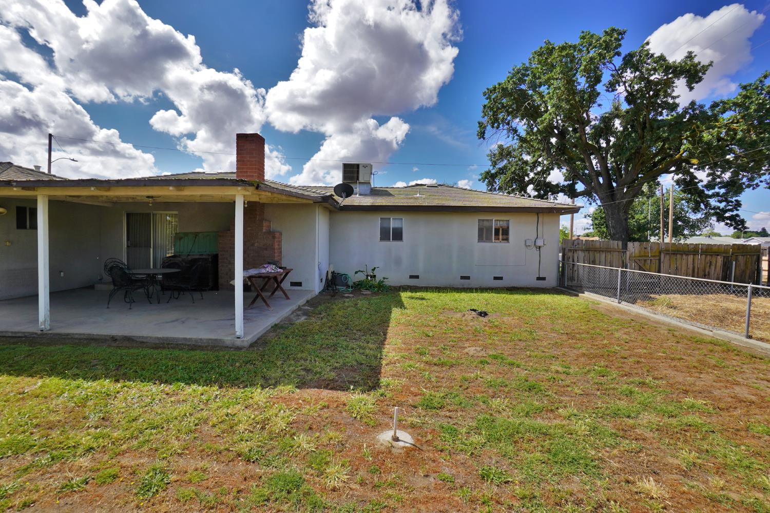 842 E Florinda St, Hanford, CA 93230