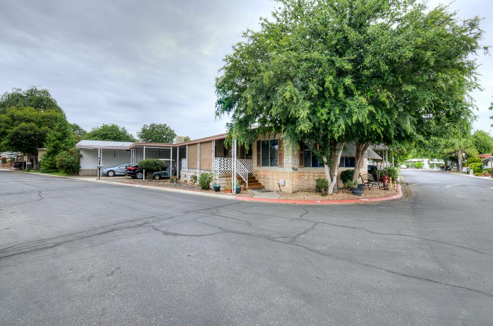9360 N Blackstone Ave #153, Fresno, CA 93720