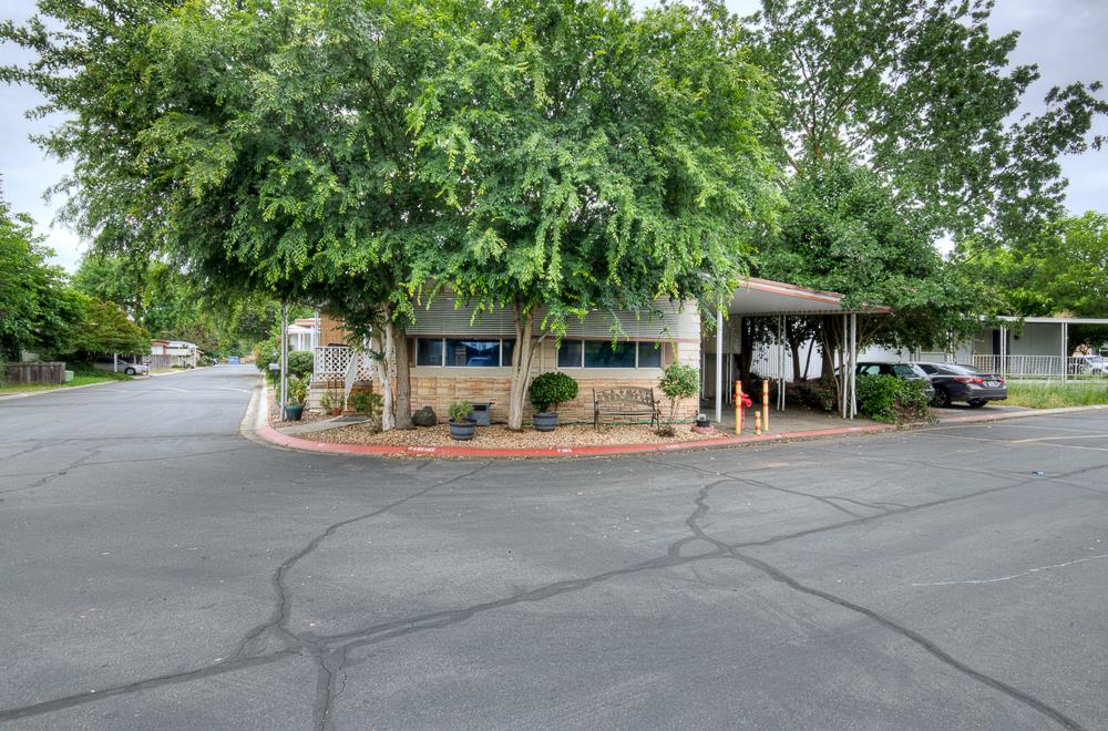 9360 N Blackstone Ave #153, Fresno, CA 93720