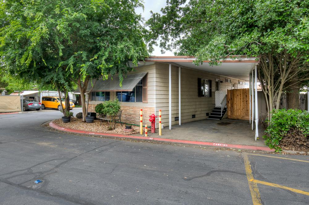9360 N Blackstone Ave #153, Fresno, CA 93720