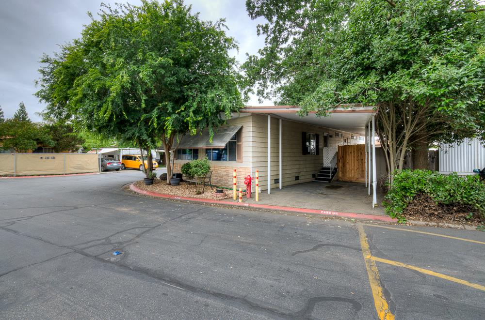 9360 N Blackstone Ave #153, Fresno, CA 93720