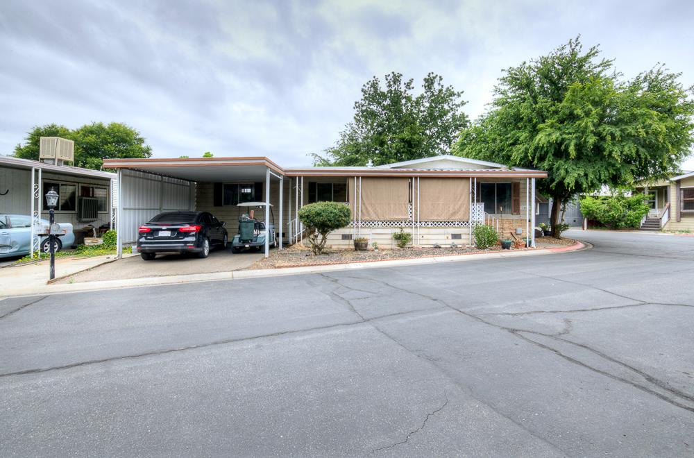 9360 N Blackstone Ave #153, Fresno, CA 93720