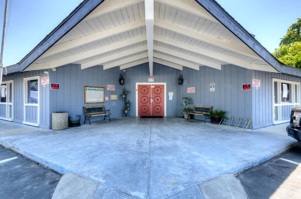 9360 N Blackstone Ave #153, Fresno, CA 93720