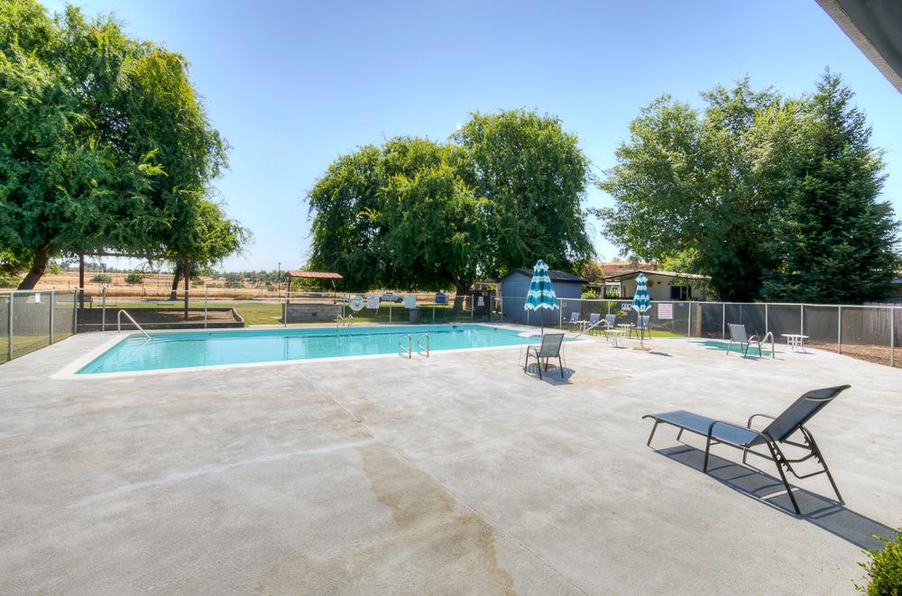 9360 N Blackstone Ave #153, Fresno, CA 93720