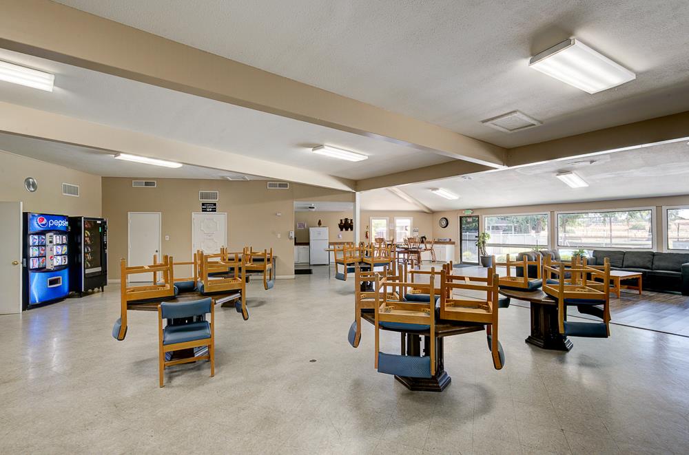 9360 N Blackstone Ave #153, Fresno, CA 93720