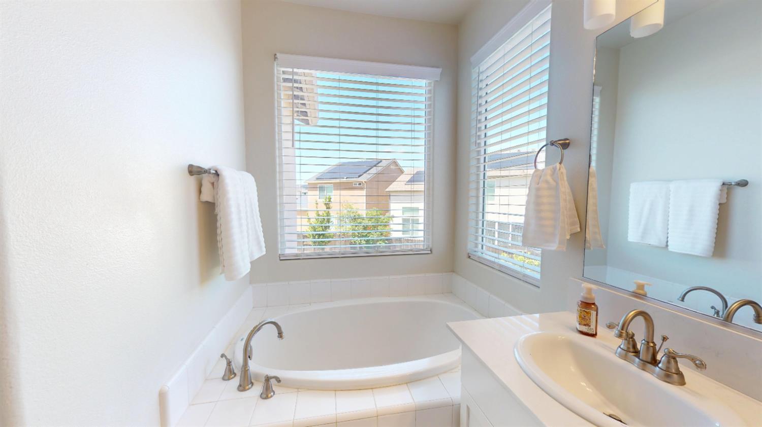 4387 N Cresta Ave, Fresno, CA 93723