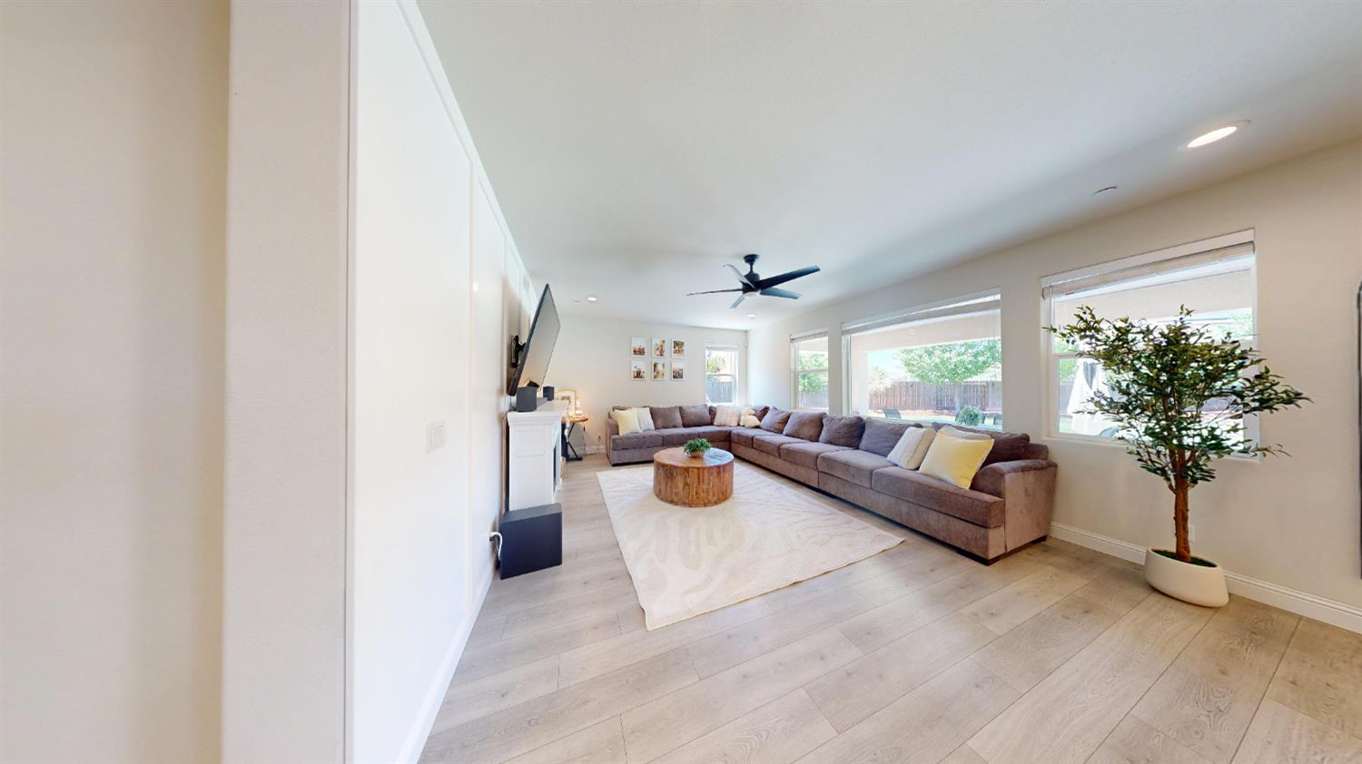 4387 N Cresta Ave, Fresno, CA 93723