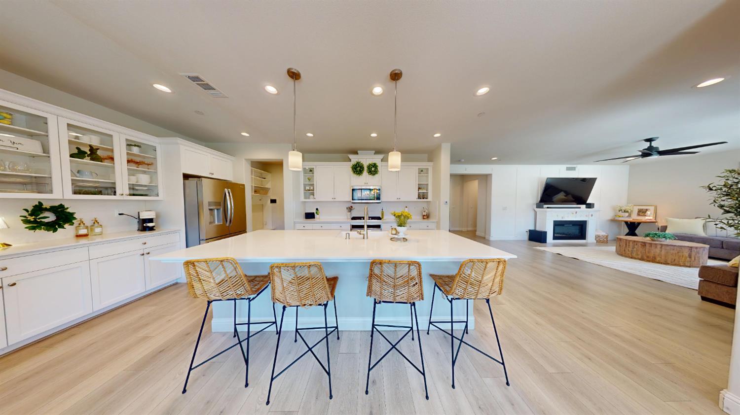 4387 N Cresta Ave, Fresno, CA 93723