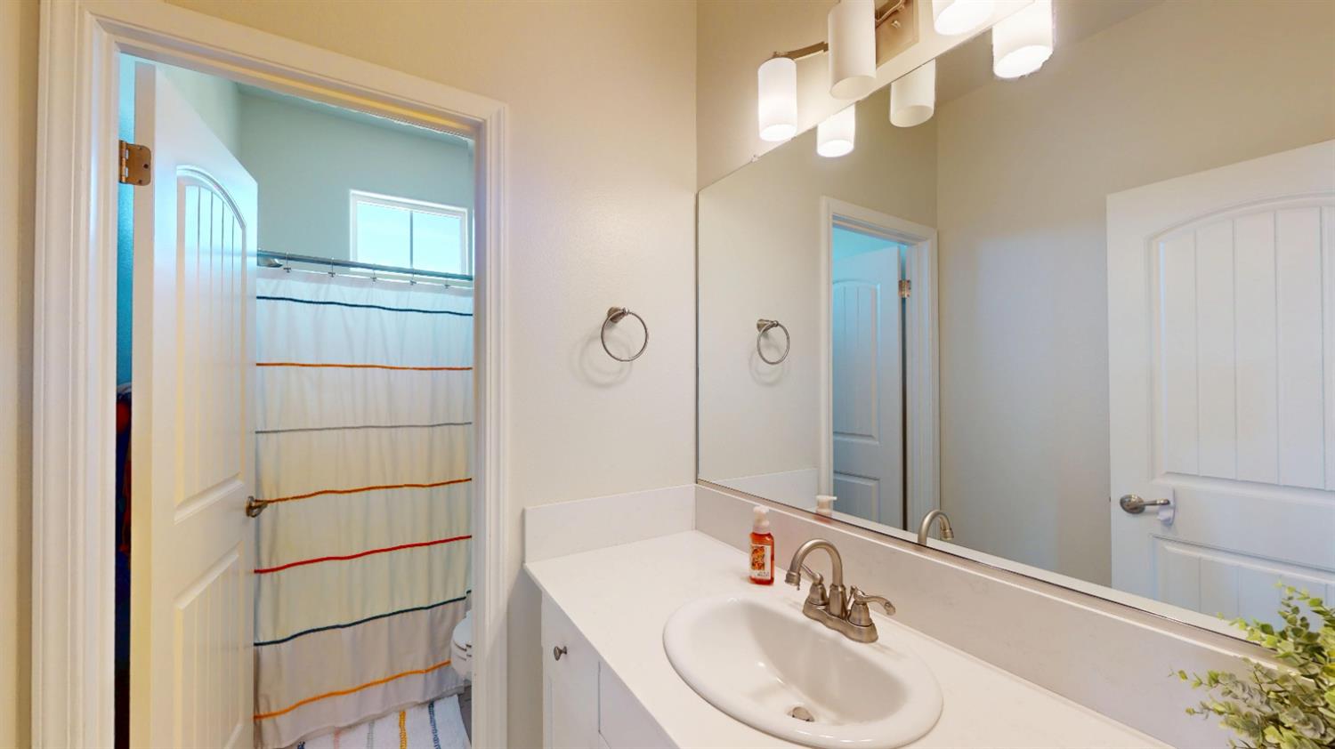 4387 N Cresta Ave, Fresno, CA 93723