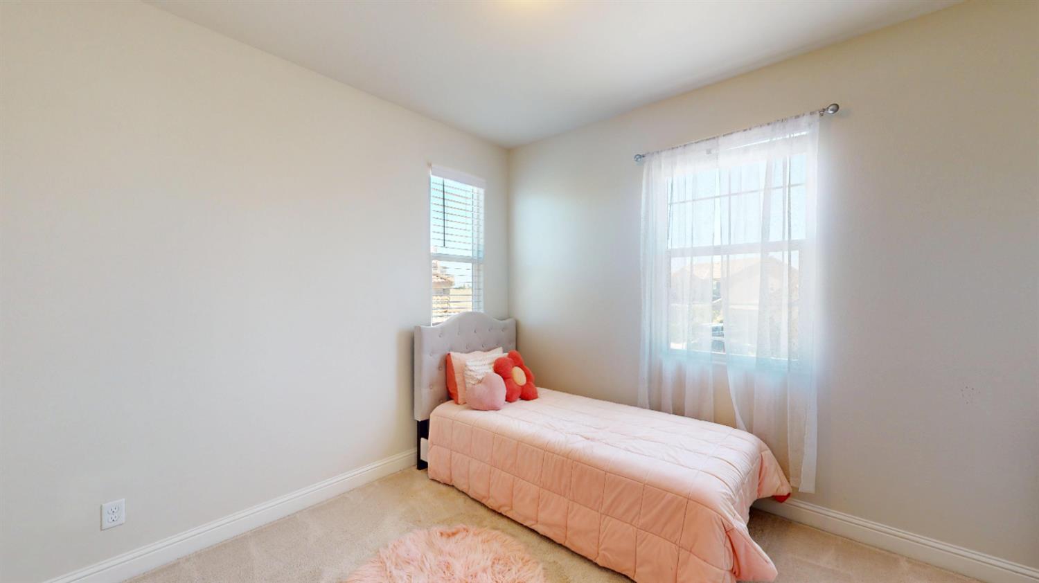 4387 N Cresta Ave, Fresno, CA 93723