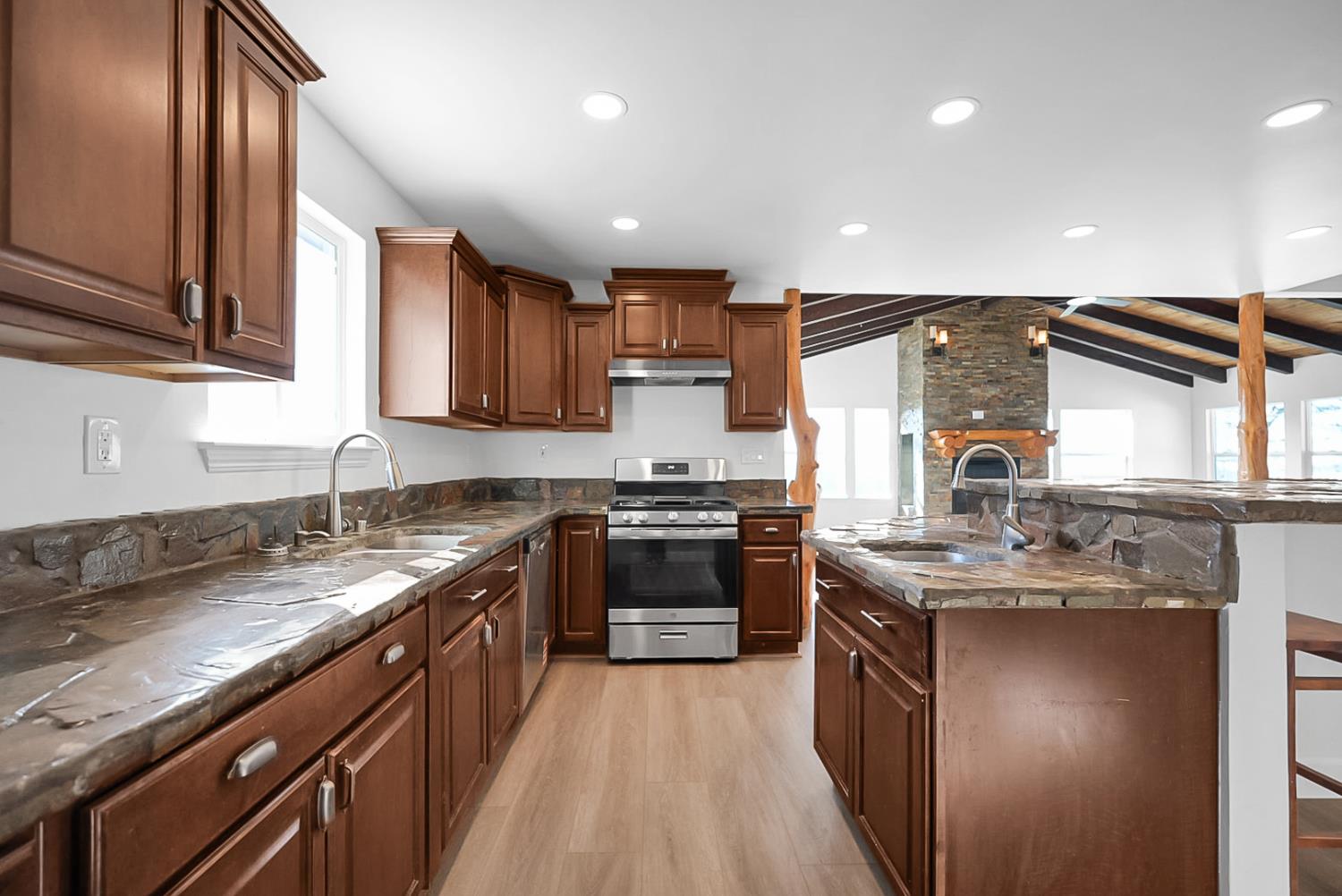 30450 Morgan Canyon Rd, Prather, CA 93651