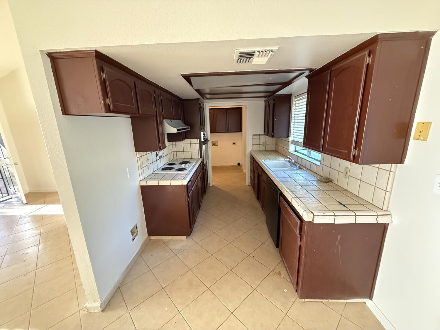 6366 N Forestiere Ave, Fresno, CA 93722