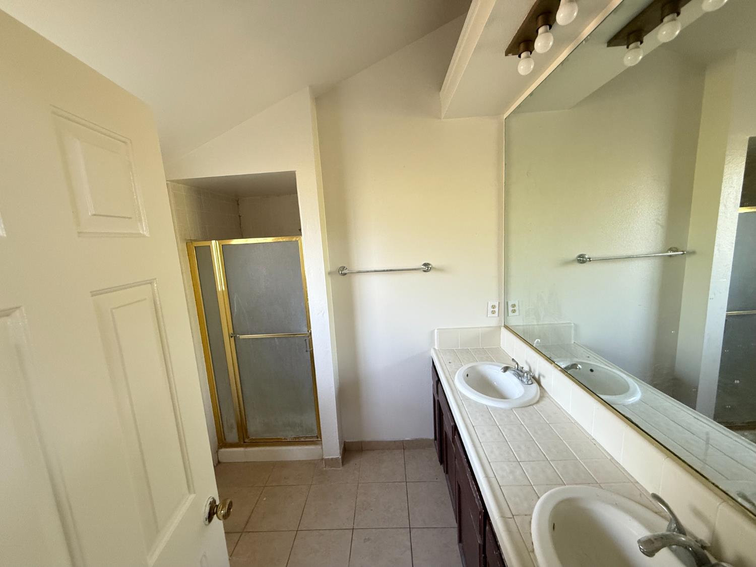 6366 N Forestiere Ave, Fresno, CA 93722