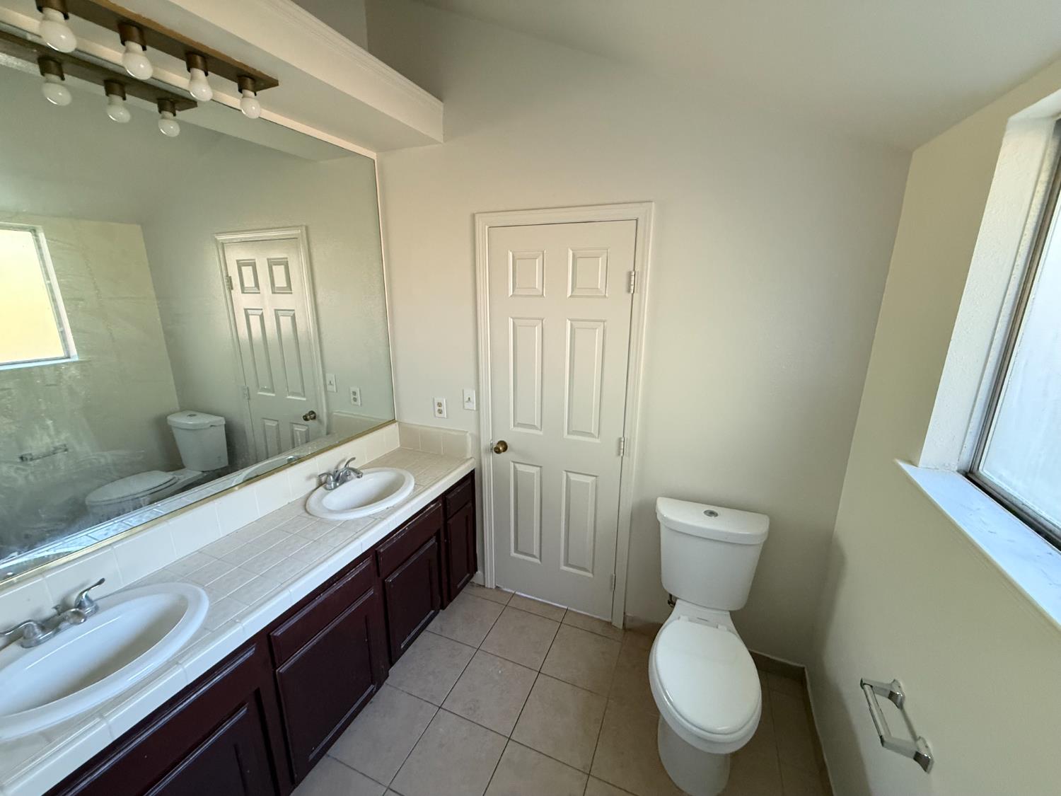 6366 N Forestiere Ave, Fresno, CA 93722