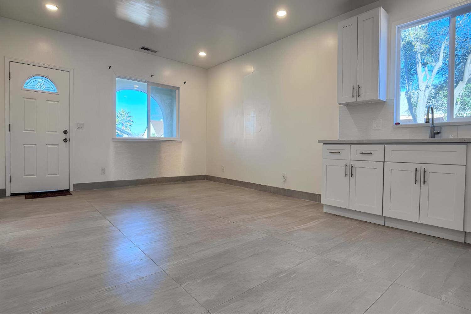 416 E Tuolumne St N, Fresno, CA 93706