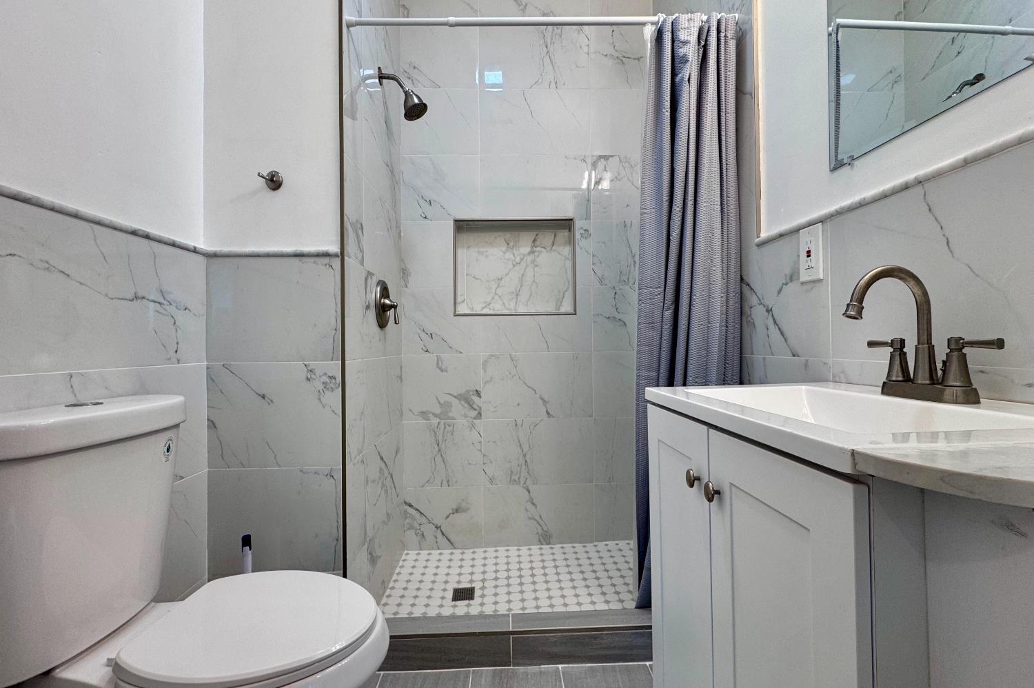 416 E Tuolumne St N, Fresno, CA 93706