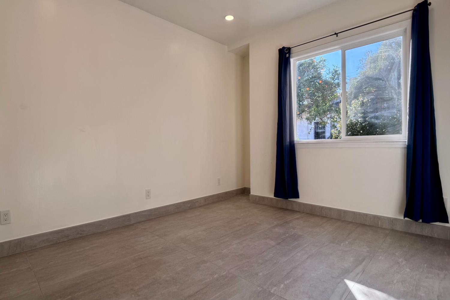 416 E Tuolumne St N, Fresno, CA 93706