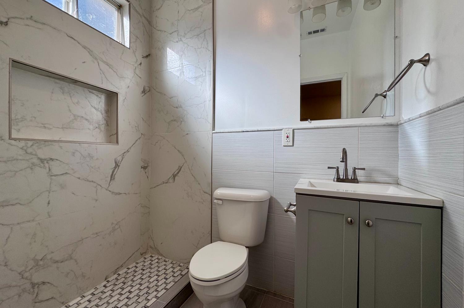 416 E Tuolumne St N, Fresno, CA 93706