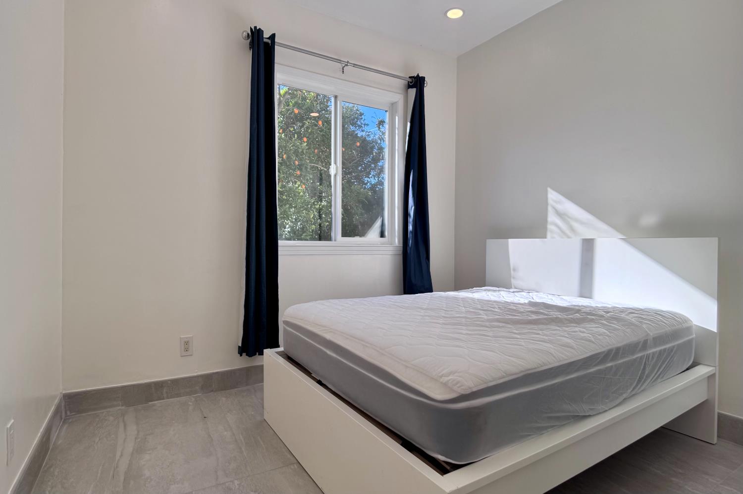 416 E Tuolumne St N, Fresno, CA 93706