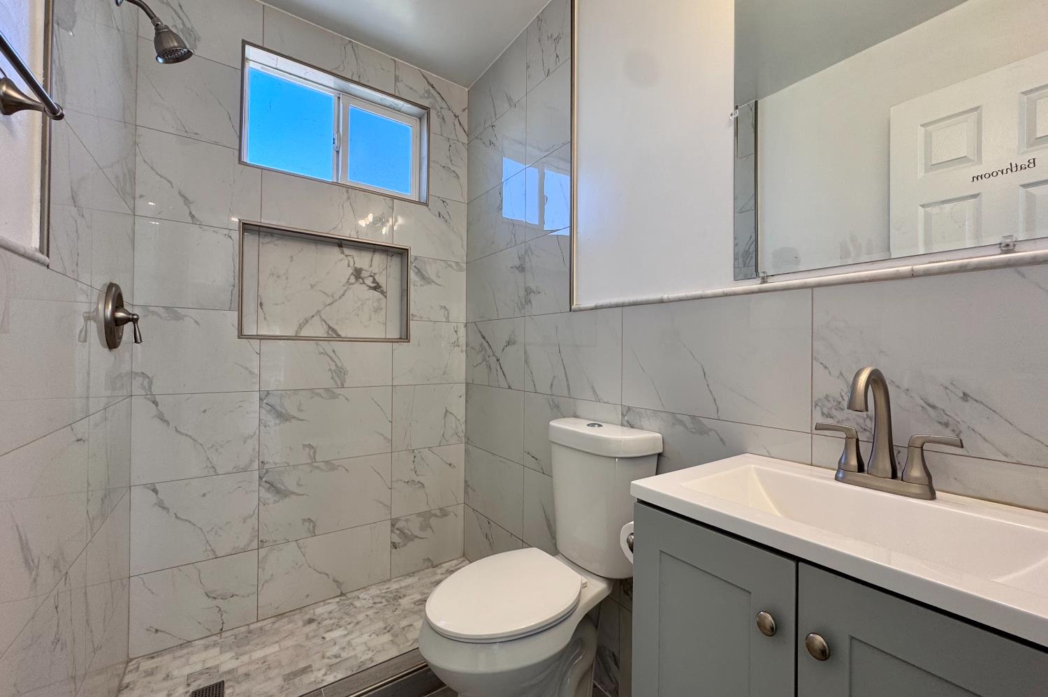 416 E Tuolumne St N, Fresno, CA 93706