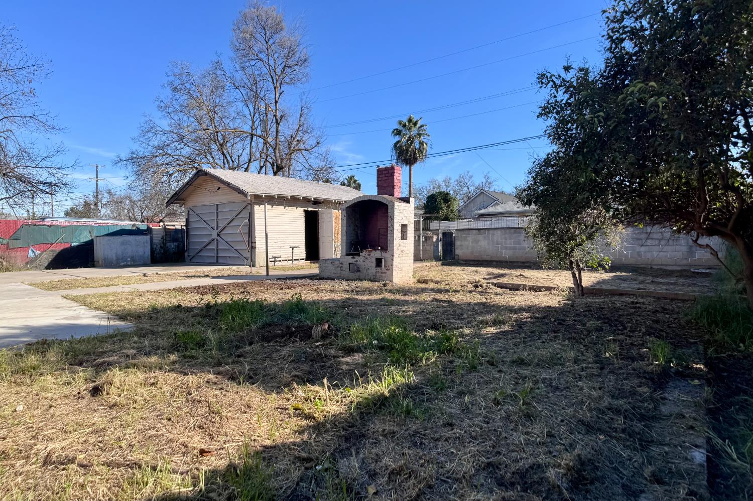 416 E Tuolumne St N, Fresno, CA 93706