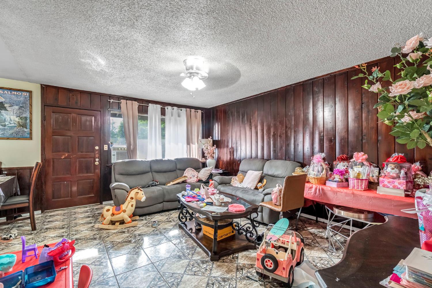 125 12Th St, Orange Cove, CA 93646