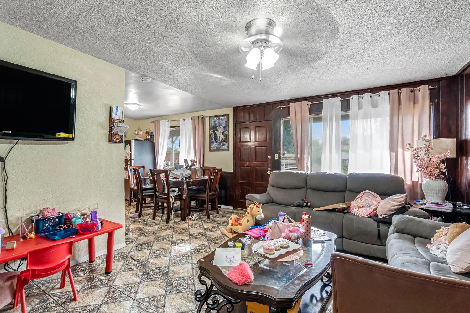 125 12Th St, Orange Cove, CA 93646